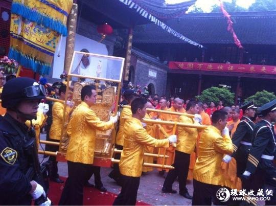 释迦牟尼佛顶骨舍利移驾至阿育王金塔内 24名