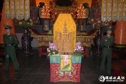 释迦牟尼佛顶骨舍利移驾至阿育王金塔内 24名